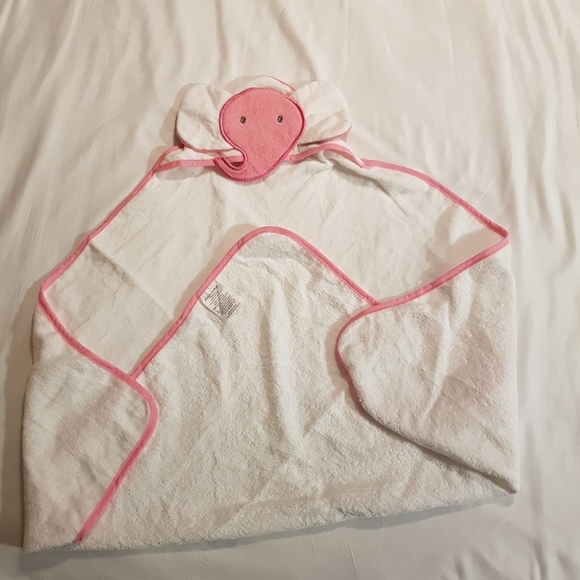 Designer Bebe, baby elephant bath towel New - Picture 1 of 3